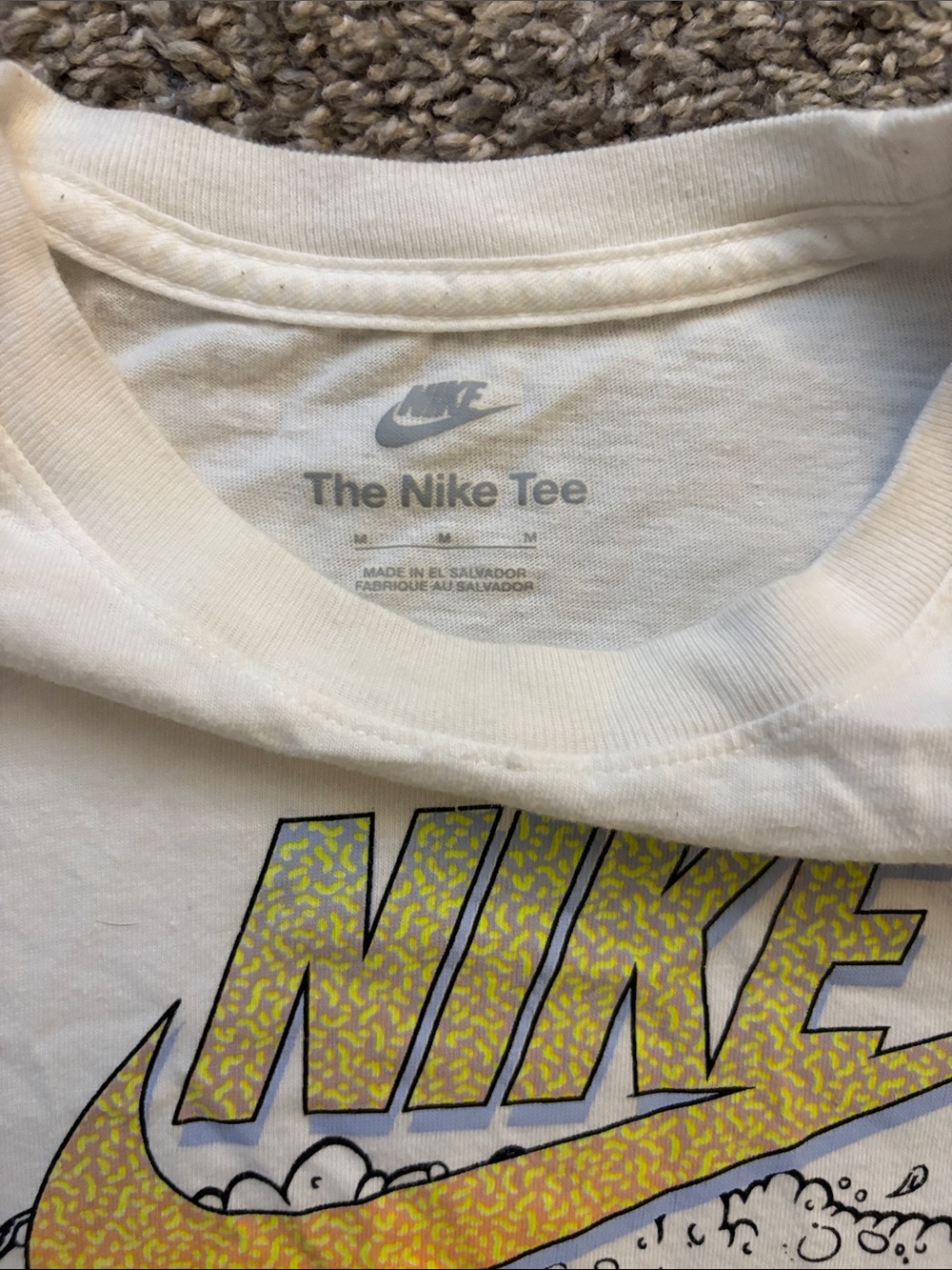 Nike shirt - Picture 2 of 3